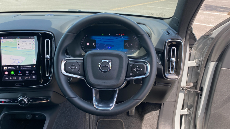 Volvo XC40 2.0 B3P Plus Dark 5dr Auto Petrol Estate
